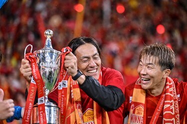 画像・写真：「髪長いとイケメンだな楢崎さん！」J1名古屋のルヴァン