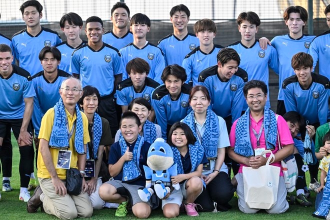 【川崎フロンターレアルバム】サウジアラビア到着翌日4月23日のジェッダ市内での「コーチングスタッフ＆クラブスタッフ写真」と「選手と子どもたちの交流写真」合計98枚！の画像081