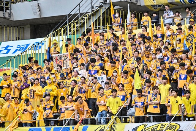 【仙台サポーターアルバム(1)】千葉戦に2000人が駆け付けたベガルタ仙台のサポーター写真99枚！ 雨中で声援鳴り響かせた「ジェフユナイテッド千葉ーベガルタ仙台」の画像052
