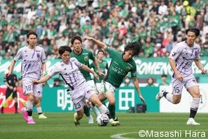猛攻を耐え抜いた柏戦、ピッチ上の判断が生んだ90分の劇的弾【ゴールデンウィーク3連戦で見えた東京V｢進化の兆し｣】(2)の画像