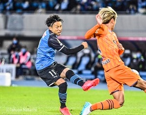 【画像あり】清水エスパルスに勝った川崎フロンターレ「試合後の“ハロウィン仮装パーティ”」撮った！の画像