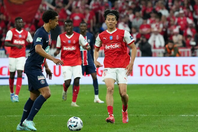運命の大一番！サッカー日本代表・伊東純也、中村敬斗、関根大輝が語った｢世界一のクラブ｣と｢降格プレーオフ｣(1)純也＆敬斗いつものルーティンと作れない攻撃の形｢準優勝は奇跡ですね｣【激闘33連写】の画像020