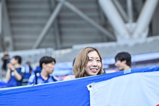 【サポーターアルバム】サッカー日本代表の韓国戦勝利を支えたサポーター写真95枚！ 韓国・龍仁に駆け付けた熱い声援ショット「日本代表ー韓国代表」の画像028