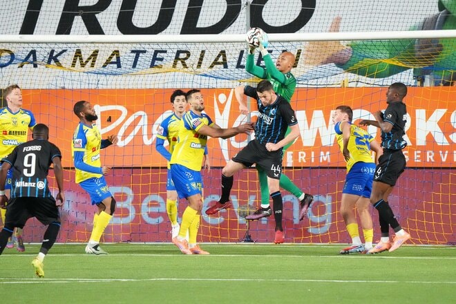 キャプテン谷口彰悟ら｢日本人5人｣が先発！ベルギーリーグ｢5連勝｣で2位浮上！後藤啓介が抱きついた｢相手｣！シントトロイデン｢熱狂のスタジアム｣潜入【シントトロイデンvsクラブ・ブルージュ】PHOTOギャラリーの画像010