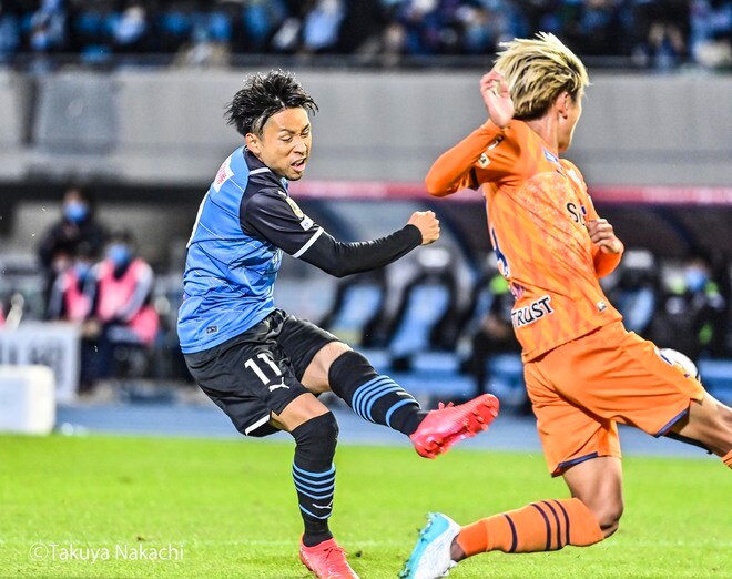 【画像あり】清水エスパルスに勝った川崎フロンターレ「試合後の“ハロウィン仮装パーティ”」撮った!の画像