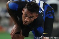 ｢すげえユニだな…｣インテルの“青×黒×オレンジ”斬新な切り替えカラーの冬季五輪記念4thユニフォームに賛否！｢ACGとインテル？｣｢にんじんっぽい｣