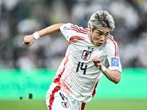 【サウジ戦も後半投入で存在感。伊東純也が”森保ジャパン”の３バックに与えるもの(1)】２点目アシストの伊東がもたらした守備の効果……サウジアラビアが明確な起点を作れずの画像