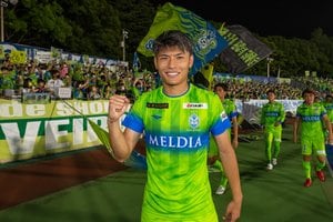 【湘南ベルマーレ・町野修斗インタビュー】「E-1選手権得点王」はサッカー日本代表のレベルの高さに“衝撃”も「左右両足と頭のどこからでも点が取れるところを見せることができた」【欧州遠征直前】(#1）の画像