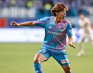 「暴れすぎだろ」元鳥栖21歳FWの衝撃的なゴールに日本から驚きの声！「えぐい切り返し!!!」「三笘に次ぐ位置にいる」など称賛続々の画像