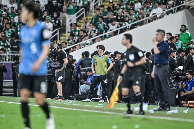 川崎のACLE敗退後、瀬川祐輔に話を聞いたときの“29秒の間”が表した悔しさ。交代枠を使い切ってなおウォーミングアップエリアで一人で立ち続けた気迫……「進んでいきます」の画像001