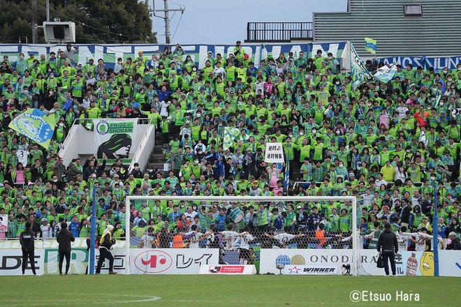 湘南のJ1残留は確定も横浜FCは降格の足音が近づく結果に【横浜FCvs湘南ベルマーレ】原悦生PHOTOギャラリー「サッカー遠近」の画像003