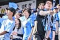 【サポーターアルバム】敵地で勝利を掴んだ川崎フロンターレのサポーター写真75枚！ 圧巻の応援で勝ち越し導く「サンフレッチェ広島ー川崎フロンターレ」の画像010