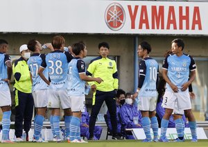 【J2「霜月の頂上決戦」】「首位攻防戦」を制した磐田・服部年宏ヘッドコーチと京都・チョウ監督が試合後に語った「共通の言葉」！【戸塚啓のJ2のミカタ】(1)の画像