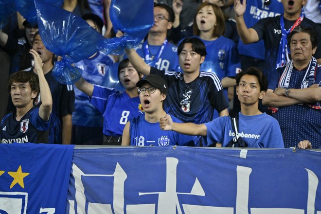 【サポーターアルバム】サッカー日本代表の韓国戦勝利を支えたサポーター写真95枚！ 韓国・龍仁に駆け付けた熱い声援ショット「日本代表ー韓国代表」の画像048