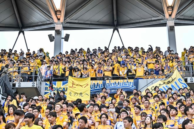 【仙台サポーターアルバム(1)】千葉戦に2000人が駆け付けたベガルタ仙台のサポーター写真99枚！ 雨中で声援鳴り響かせた「ジェフユナイテッド千葉ーベガルタ仙台」の画像069
