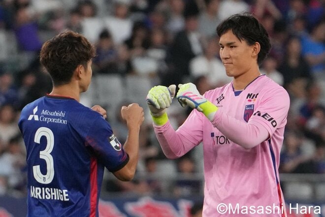 守護神のラストマッチ、｢ゴール裏のサポーター目がけて蹴れば入ると思った｣横浜FC櫻川ソロモンに先制点を許した元日本代表38歳が劇的な逆転弾【FC東京VS横浜FC】激闘PHOTOギャラリーの画像001