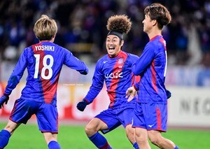 「平日開催とは思えない熱気」J2甲府が国立開催で浦和を抜くJ勢最多観客数を記録し、「最高の雰囲気でした！」と湧く！「国立で試合するごとに観客数増えてる」と驚きの声の画像