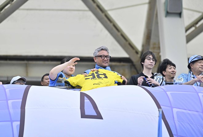 【サポーターアルバム】完封勝利後に笑顔＆万歳見せた「川崎フロンターレの試合後のサポーター写真83枚」！ ホーム連勝を熱狂的サポート「川崎フロンターレーセレッソ大阪」の画像017
