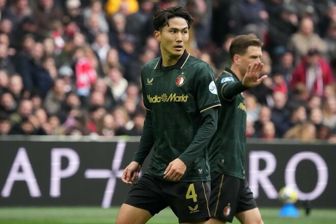 オランダ伝統の一戦『デ・クラシケル』に３人の日本人選手！｢板倉滉vs上田綺世&渡辺剛」が激しくぶつかり合った白熱の現地スタジアムに潜入【アヤックスvsフェイエノールト】PHOTOギャラリーの画像012