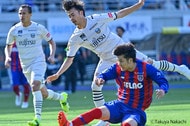 川崎、無敗の10勝目!(2)王者を苦しめた「無音のホイッスル」と「激しい雷雨」の画像