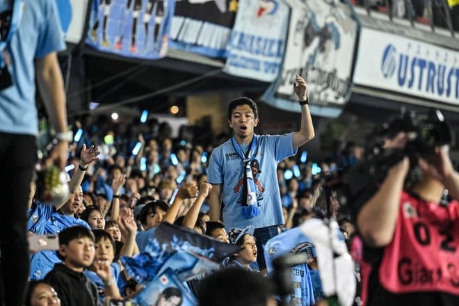 【サポーターアルバム】水曜開催の横浜FC戦に2万人が駆け付けた川崎フロンターレのサポーター写真47枚！ 勝利後の笑顔ショット「川崎フロンターレー横浜FC」の画像005