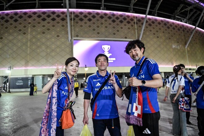 【サポーターアルバム】「横浜F・マリノス―アル・ナスル」サウジアラビア・ジェッダに約700人駆け付け、チームに声援送る！ 現地撮影66枚のサポーターPhotoの画像058