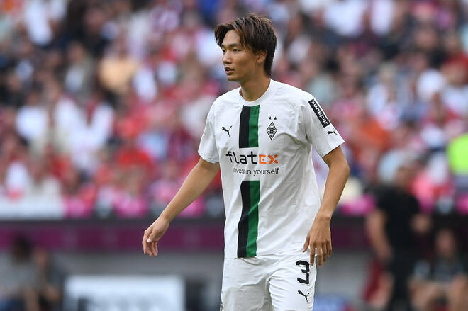 「頼むぞボルシア」!! サッカー日本代表DF板倉滉の元気な姿に安堵の声! 「自分も頑張れる」と話題のリハビリに励む笑顔の画像【画像】の画像