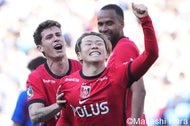 三ツ沢でのゴールラッシュ！“降格”横浜FCが大量5得点で“昇格”栃木シティに大勝！駒沢直哉が圧巻のヘッド4発！須藤大輔新監督が手にした初勝利！苦悩のパウロ＆武蔵…【横浜FCvs栃木シティ】激闘PHOTOギャラリーの画像