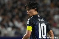 元・乃木坂タレントとイケメン俳優妹がFC町田ゼルビア戦にユニ姿で来場！｢お顔ちっちゃくてかわいい｣｢お美しい…｣の画像