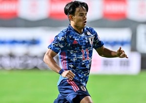 日本代表・久保建英がレアル・マドリードのミニゲームでFWビニシウスと対戦！ 日本代表vsブラジル代表の激突に「色んなこと吸収してる」の画像