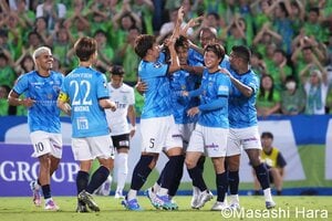 18位と19位の裏天王山！勝負を決めたJリーグ9月デビューの｢打ってよし投げてよし｣21歳大学生、最後まで｢共に戦う覚悟を示した｣緑と青の勇者たち【横浜FCvs湘南ベルマーレ】激闘PHOTOギャラリーの画像