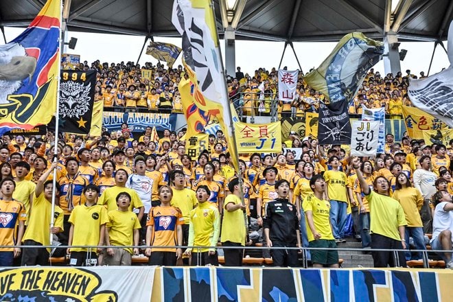 【仙台サポーターアルバム(2)】雨の試合に2000人！ 現地撮影した「ベガルタ仙台のサポーター写真99枚」！「ジェフユナイテッド千葉ーベガルタ仙台」の画像092