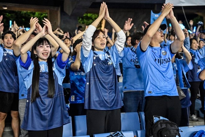 【サポーターアルバム】水曜開催の横浜FC戦に2万人が駆け付けた川崎フロンターレのサポーター写真47枚！ 勝利後の笑顔ショット「川崎フロンターレー横浜FC」の画像041