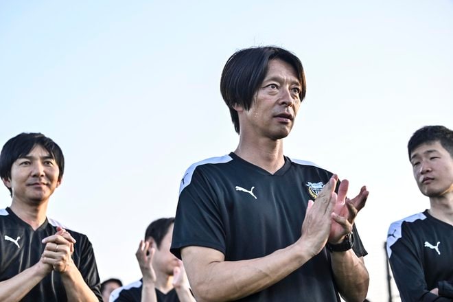 【川崎フロンターレアルバム】サウジアラビア到着翌日4月23日のジェッダ市内での「コーチングスタッフ＆クラブスタッフ写真」と「選手と子どもたちの交流写真」合計98枚！の画像040