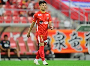 「スタバでポケカやってんの可愛いｗ」森下龍矢など名古屋の選手らが”ポケカ”を開封する様子が話題に！「メンツ面白い笑笑」「こんなん、二度見する」などファンも反応の画像