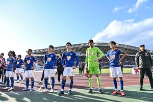 「これだよな、これこそがJリーグのあるべき姿だろ」J1昇格に失敗したJ2仙台の選手に向けた「試合後のサポーターの熱い行動」が感動を呼ぶ！「この映像見てると何か泣けてくる」の声の画像