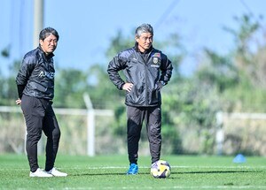 【川崎・長谷部監督に聞いた「新チーム作り」の現在地(3)】率直に明かす“手応えと課題”。「新しいものっていう感覚も含めて、新鮮に捉えてやってくれています」と進める新戦術の画像