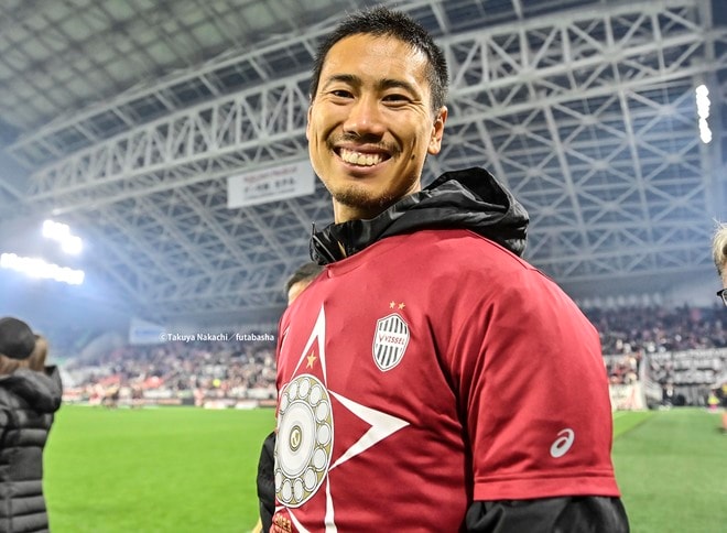 「めっちゃ笑った」「1番好きやわ」J1優勝ヴィッセル神戸、GK前川黛也の「“背を向けられる”シャーレアップ」にファン注目！ 「森脇良太ポジションは前川なのか」という声もの画像