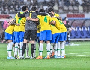 「素敵すぎる」「私もしてほしい」ブラジル代表FWが「カタールワールドカップメンバー選出と同時のプロポーズ映像」が131万回再生！ クラブ公式が公開した電撃の瞬間に感動の声続出！の画像