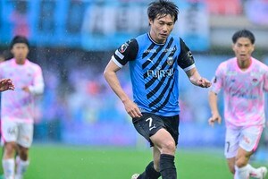 川崎DF車屋紳太郎が振り返る、鳥栖戦の前後半の違い。時間とともに良くなったという左SBでのプレー……試合前には鬼木監督から「サポーターに勝利をプレゼントしたい」の画像