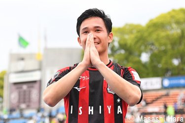 北海道コンサドーレ札幌“タイの至宝”スパチョーク・サラチャートが来日