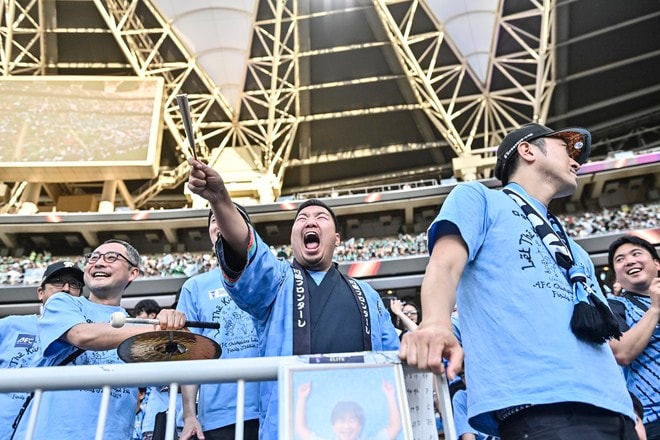 【サポーターアルバム】アジア青覇を果たすべく700人の川崎サポーターがACLE決勝に駆け付けた！ 現地で声援を送ったサポーター写真72枚「アル・アハリー川崎フロンターレ(2)」の画像047
