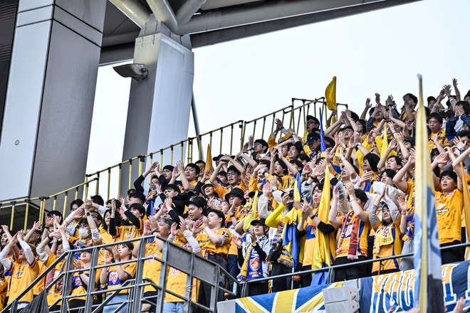 【仙台サポーターアルバム(1)】千葉戦に2000人が駆け付けたベガルタ仙台のサポーター写真99枚！ 雨中で声援鳴り響かせた「ジェフユナイテッド千葉ーベガルタ仙台」の画像032