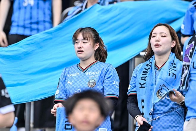 【サポーターアルバム(3)】G大阪戦での観客席＆入場時の川崎フロンターレのサポーター写真77枚！選手と手をつないだ子どもたちなど現地写真「川崎フロンターレーガンバ大阪(3)」の画像049
