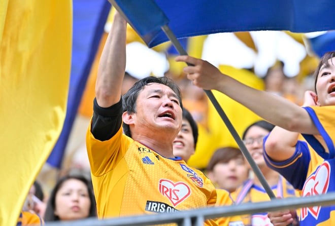 【仙台サポーターアルバム(1)】千葉戦に2000人が駆け付けたベガルタ仙台のサポーター写真99枚！ 雨中で声援鳴り響かせた「ジェフユナイテッド千葉ーベガルタ仙台」の画像008