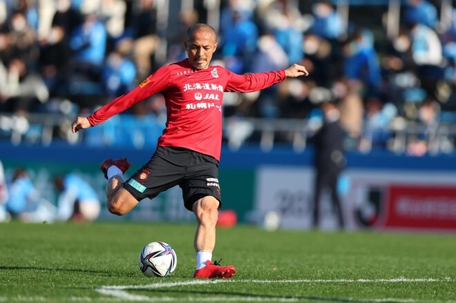 「ボールの呼吸を読みすぎです。。」北海道コンサドーレ札幌のサッカー元日本代表・小野伸二の“背面トラップ”が神業すぎて35万回再生! 乾貴士も「すご」と驚いた、衝撃のボールコントロールの画像