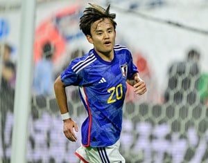 「ゴラッソがすぎる」久保建英がグラナダ戦で決めた「右斜め４５度ゴール」が「ワールドクラスじゃん」と大絶賛！「左利きのデルピエロ！」「軌道がエグい！」と称賛止まずの画像