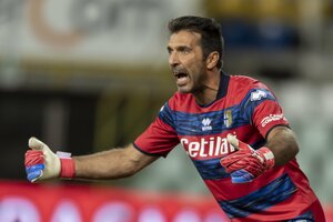 44歳でパルマと契約延長のジャンルイジ・ブッフォン!!世界を驚かす【40歳以上の鉄人5選手】ポルトガル代表でも活躍した40歳DFにも期待!｢推定最高移籍金｣と｢現在の市場価値｣は?(1)【図表】の画像