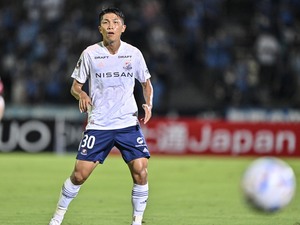 「決まってたら年間ベストゴール」横浜F・マリノスの地面につかずにGKからボレーシュートの空中戦が「Jリーグ史に残って永遠に晒されてしまってた」と大反響！ FW西村拓真vsFC東京・クバ神の“杜の都対決”！の画像