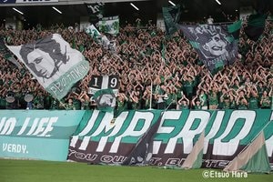 ｢攻めてきたね｣J1東京Vの“始祖鳥”新ユニフォームに興奮の声！｢スッゲェ変わった！｣｢今年どのクラブも色違いって言われてる中、これはかっけぇわ｣の画像